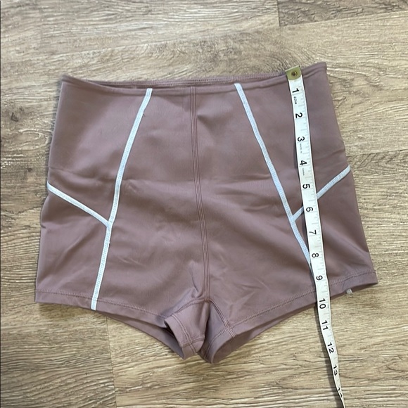 FP Movement You’re a Peach Sporty Short Shorts High-Waisted Mauve - Picture 6 of 8